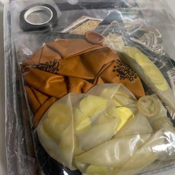 Graduation Party Decor Kit (Gold & Black) - Picture 2 of 7